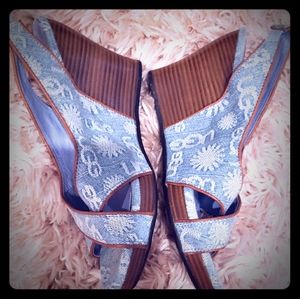 UGG Wedge Sandals Size 9